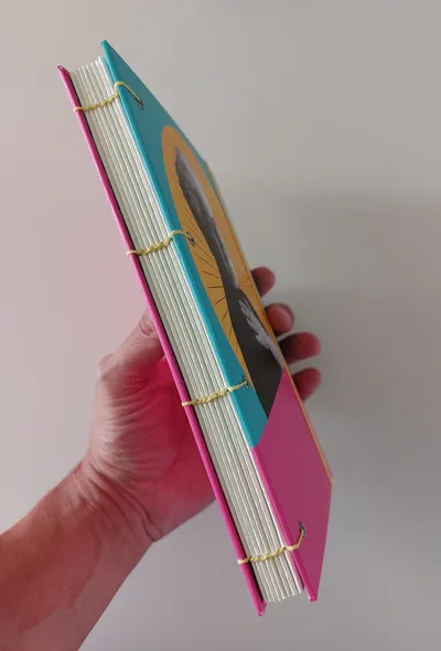 cuaderno copta Testarudo con tapa de Pedro Almodóvar, otra vista