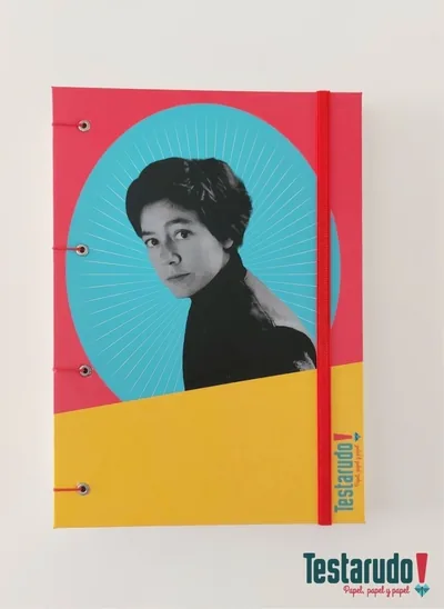 cuaderno copta Testarudo con tapa de Pizarnik, vista frontal