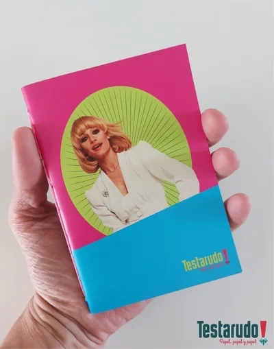 libreta Testarudo con tapa de Raffaella Carrà, vista frontal