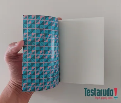 libreta Testarudo con tapa de Moria, apoyada de costado