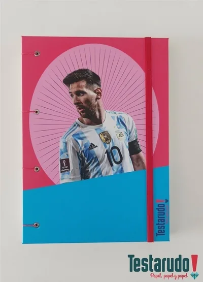 cuaderno copta Testarudo con tapa de Messi, vista frontal
