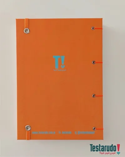 cuaderno copta Testarudo con tapa de Cortázar, otra vista