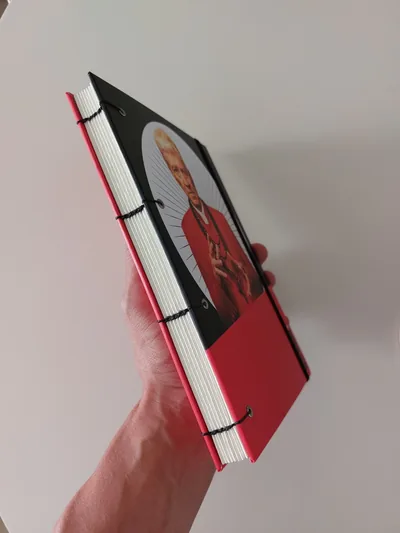 cuaderno copta Testarudo con tapa de David Lynch, otra vista