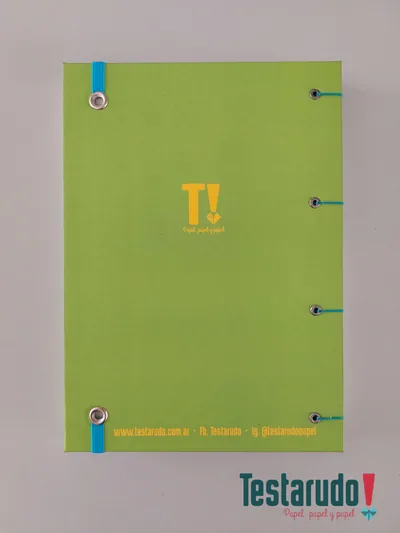cuaderno copta Testarudo con tapa de Juana Azurduy, otra vista