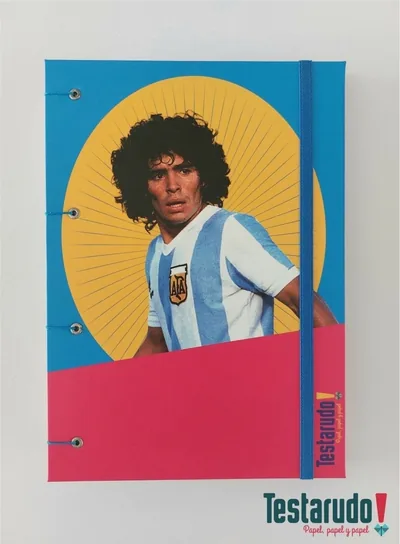cuaderno copta Testarudo con tapa de Maradona, vista frontal