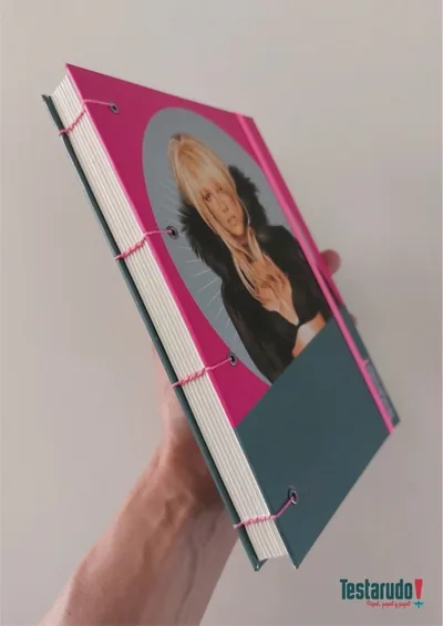 cuaderno copta Testarudo con tapa de Britney Spears, otra vista