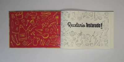 Recetario de cocina "Testarudo" — recetario de cocina Testarudo, apoyada de costado