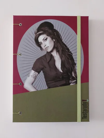 cuaderno copta Testarudo con tapa de Amy Winehouse, otra vista