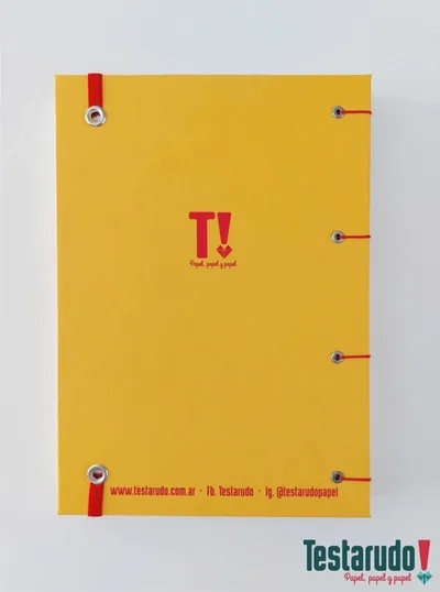 cuaderno copta Testarudo con tapa de Pizarnik, otra vista