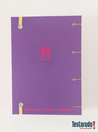 cuaderno copta Testarudo con tapa de Madonna, otra vista